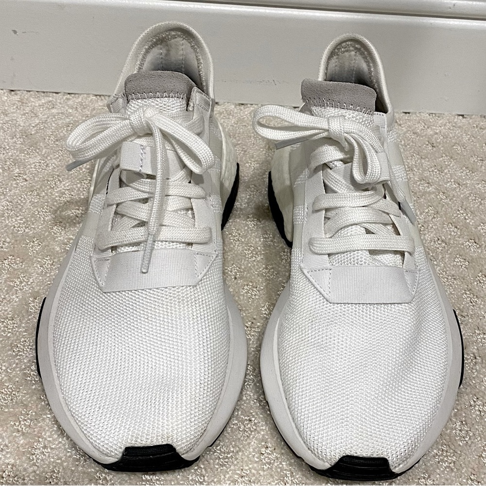 Adidas Sneakers